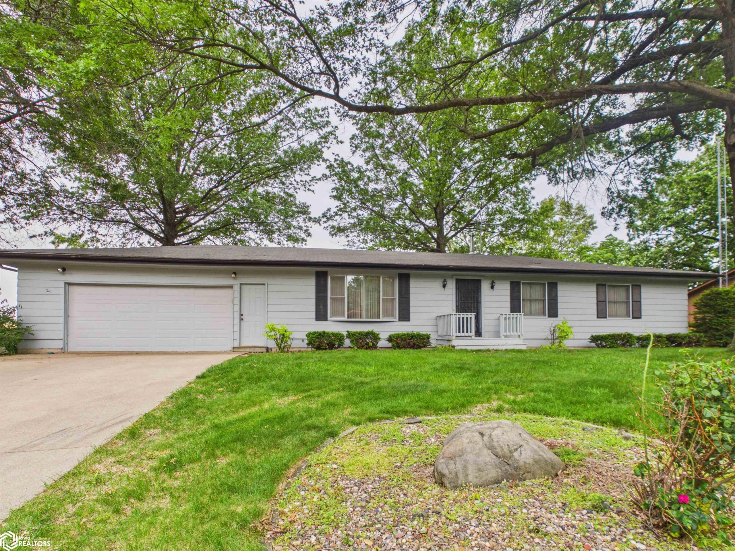 Listing 1608 B Avenue E Oskaloosa IA 52577