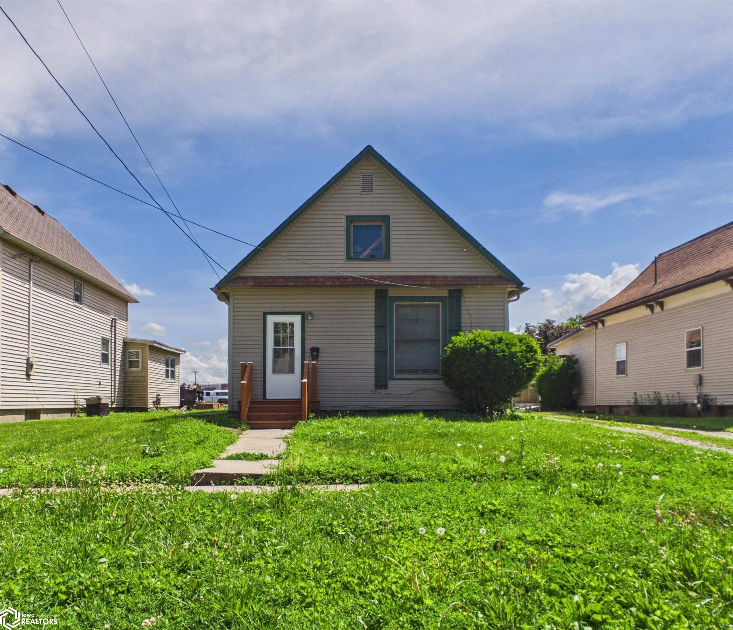 Listing 614 C Avenue W Oskaloosa IA 52577